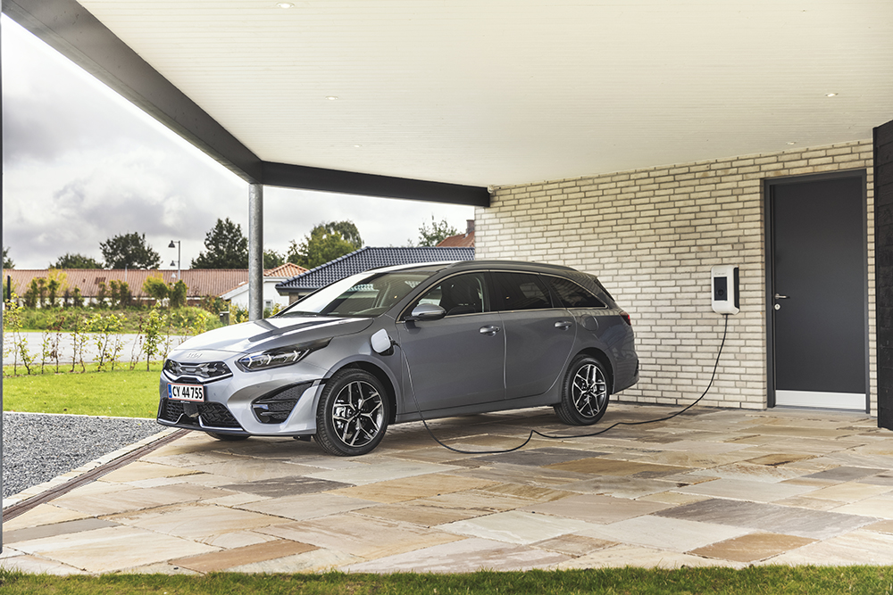 kia_ceed_phev-3574-Edit